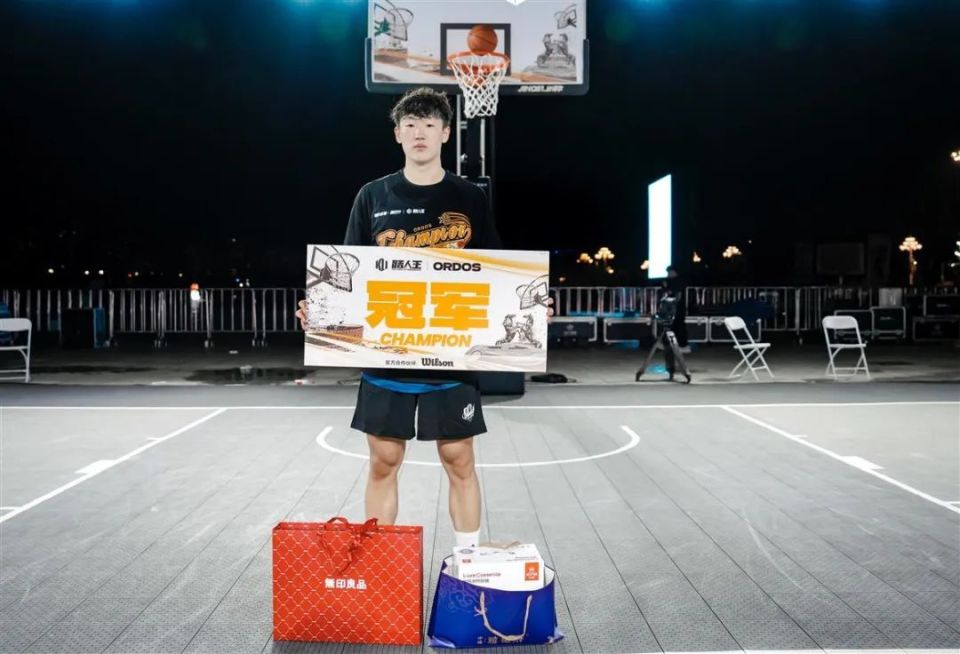 区广场, 市的独特魅, 不仅是草根 区广场, 市的独特魅, 不仅是草根