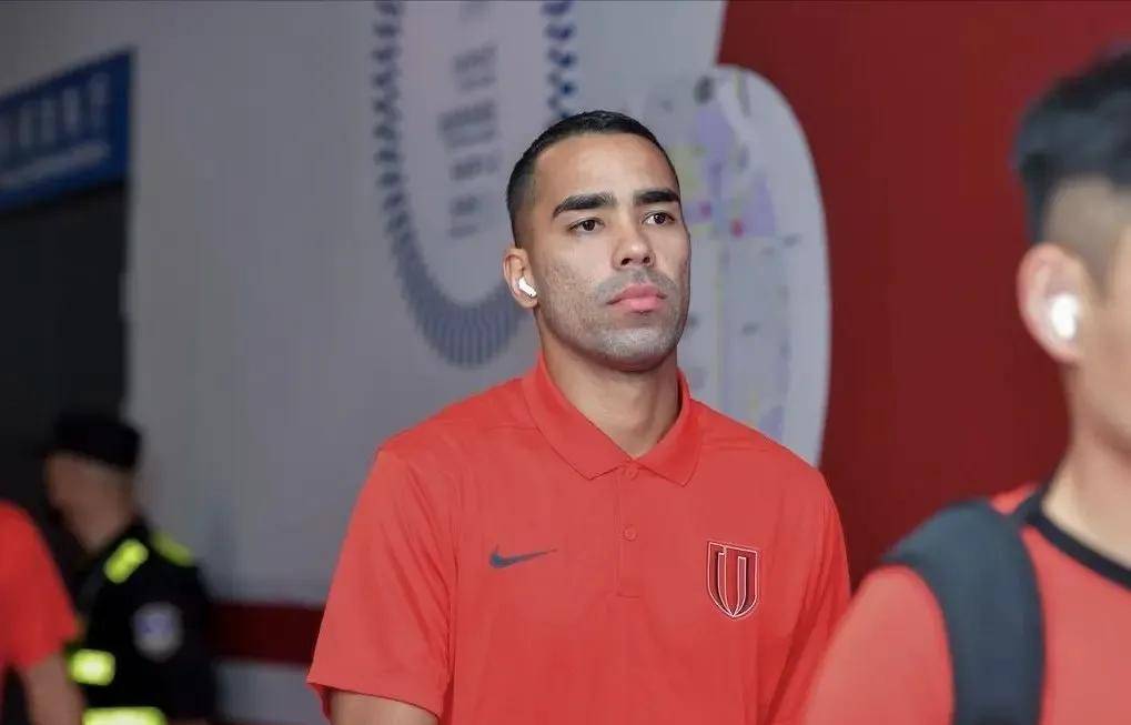 这位巴西前, 了这个荣誉 这位巴西前, 了这个荣誉