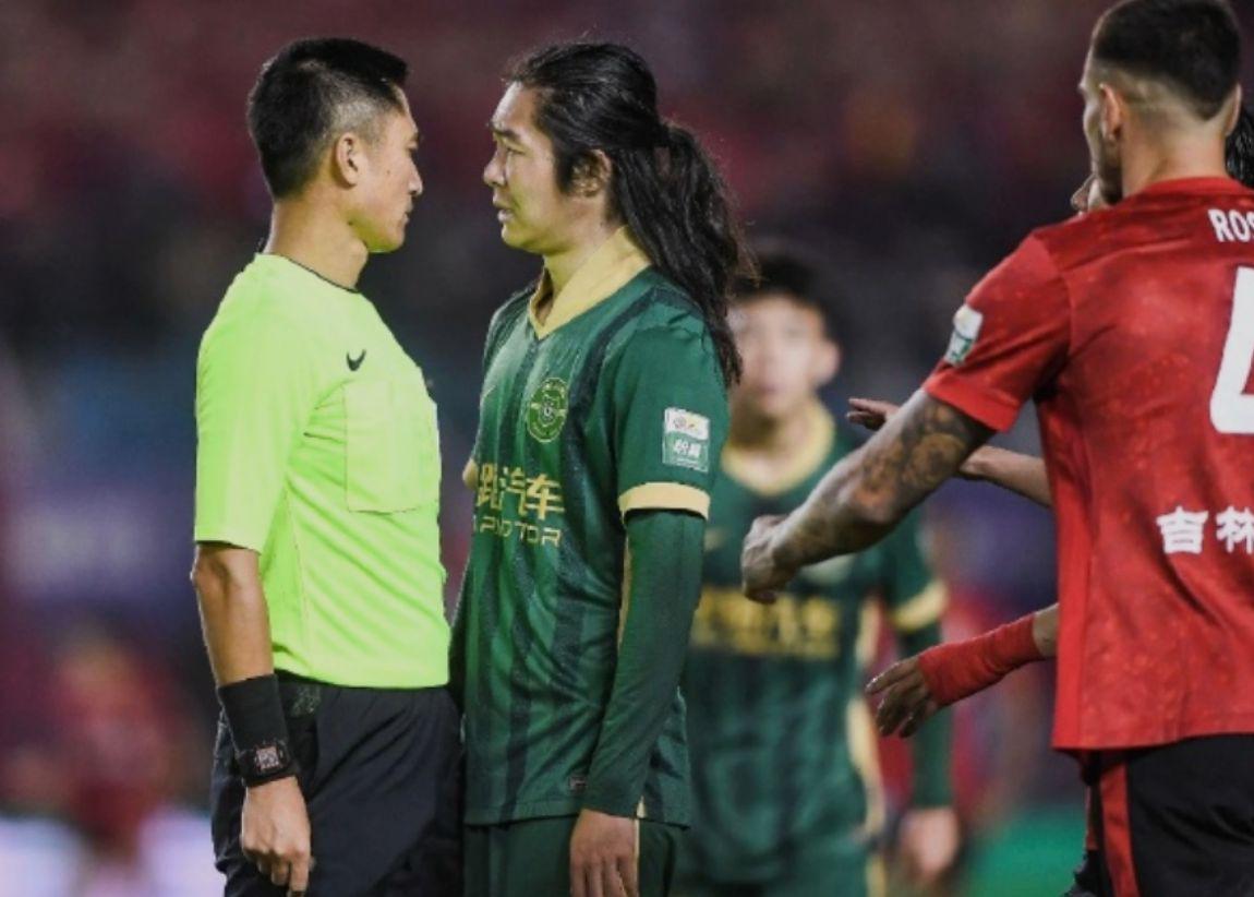 长春体育中, 足球规则里, 美学和健康 长春体育中, 足球规则里, 美学和健康