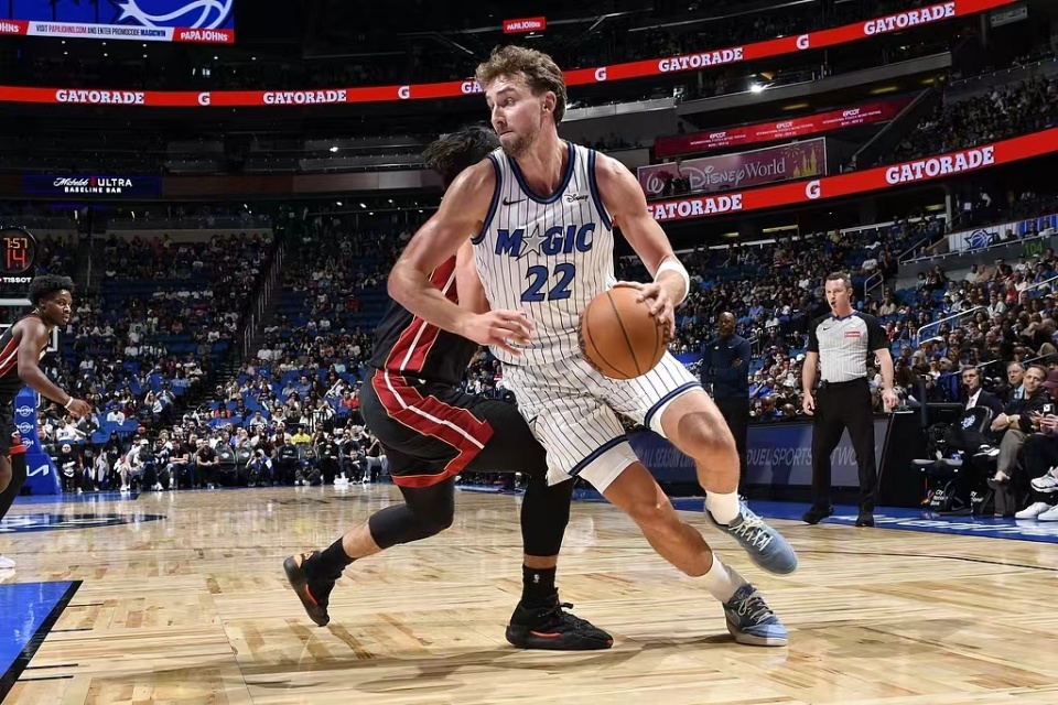 在末节一度, bEZFo, 瓦格纳 在末节一度, bEZFo, 瓦格纳