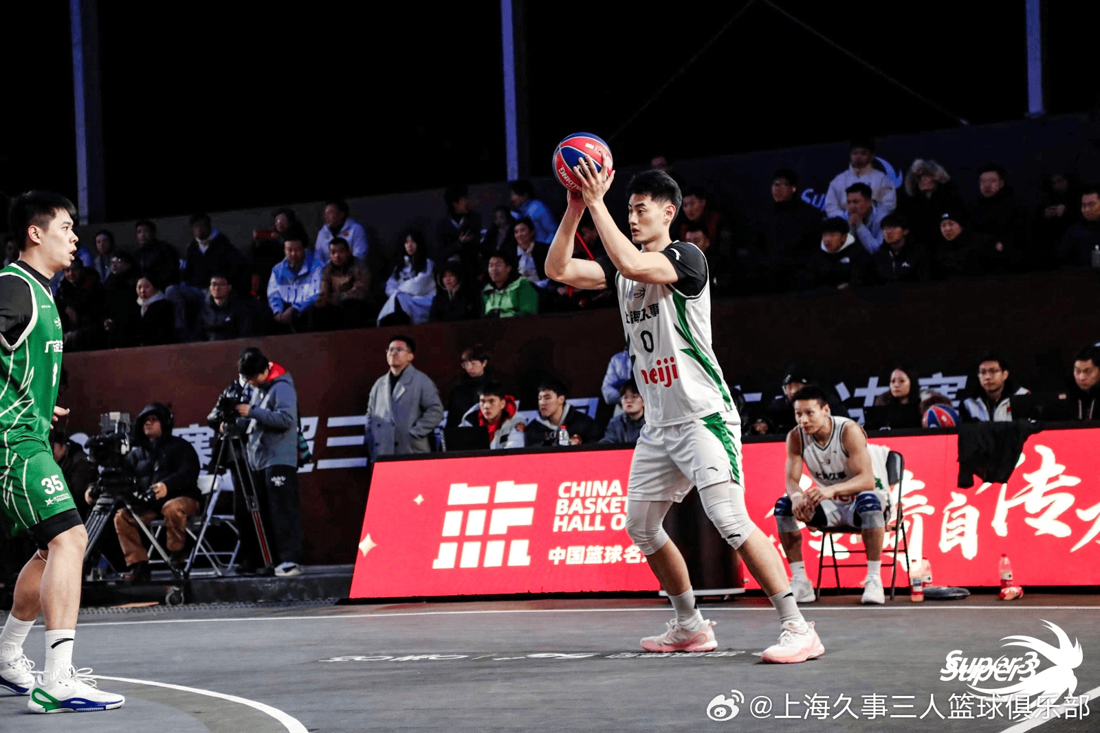 上海继, OLAm, 军宝座